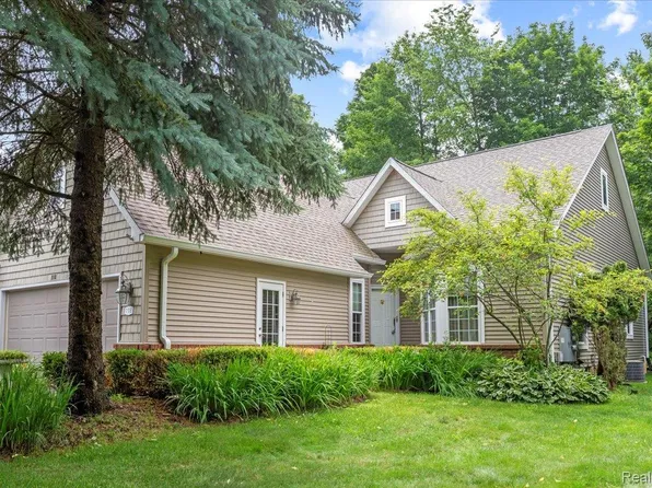 118 Fox Hollow Dr, Metamora, MI 48455