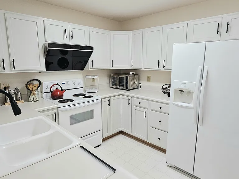 3838 S Claybridge Dr — Photo 7