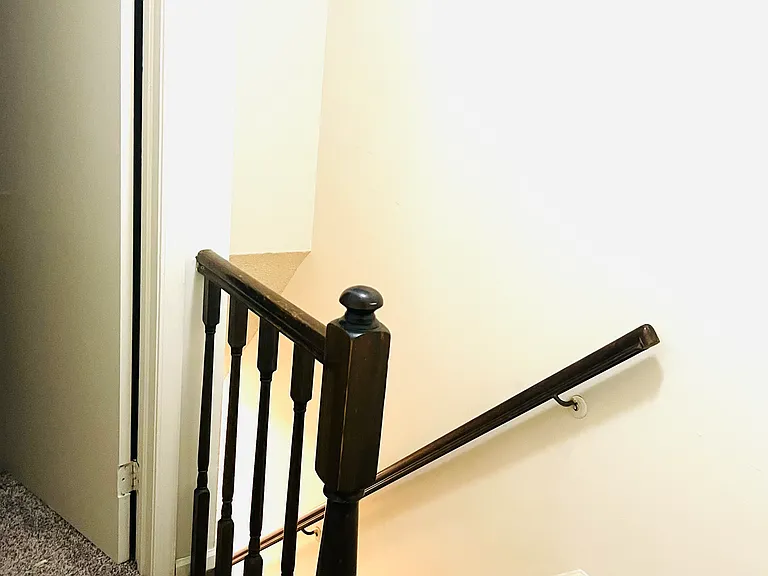 76 Sussex Pl — Photo 6