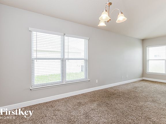 5th image of 1119 Sabine Ln