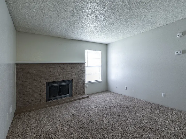 Palisades Park Apartments — Photo 21