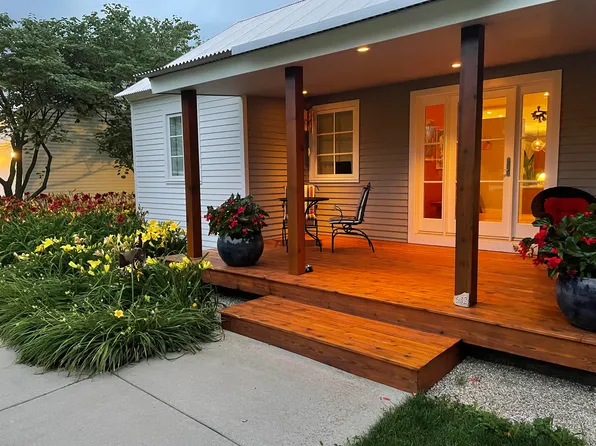 532 N 400 E, Valparaiso, IN 46383