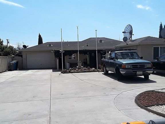 4th image of 4072 Rose Ave