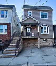 33 Kelly Parkway