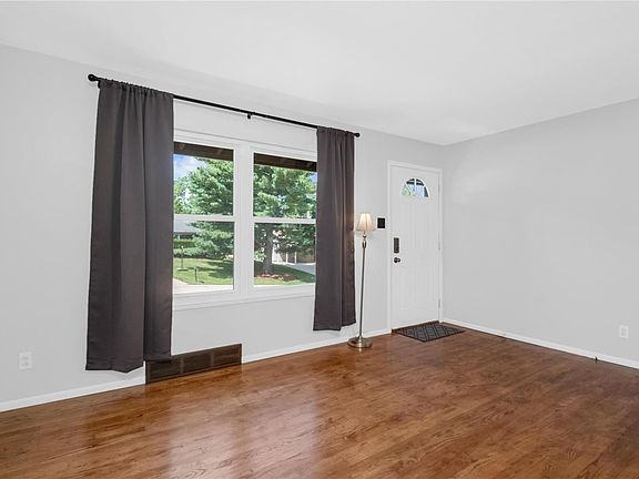 4th image of 10934 Acton Dr