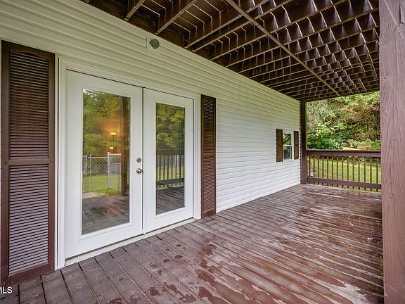 4th image of 1102 Miller Dr