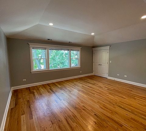 3rd image of 5839 N Marmora Ave