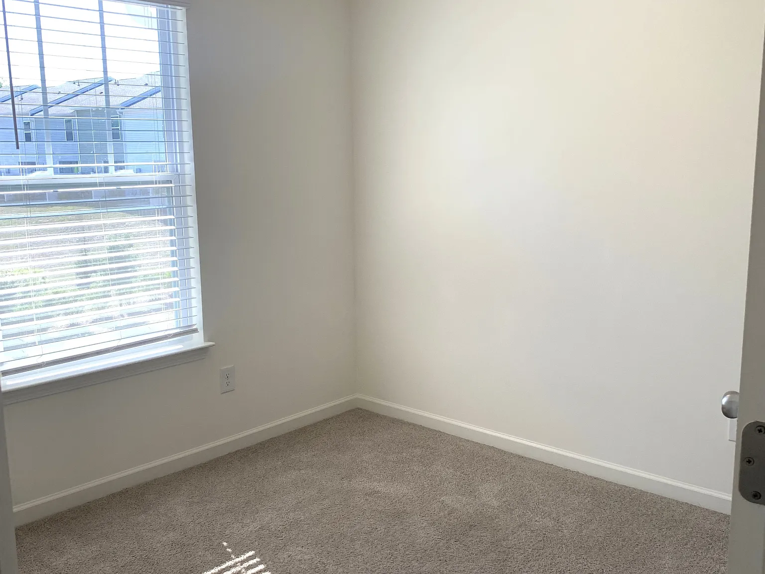 215 Banbury Lane - 29 - 29 — Photo 2