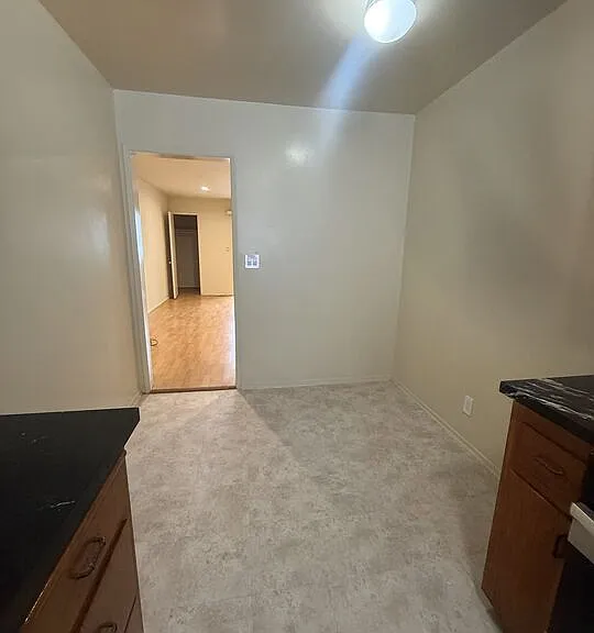 1166 Amherst Ave #6 — Photo 4