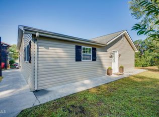3953 Pear St, Kingsport, TN 37664