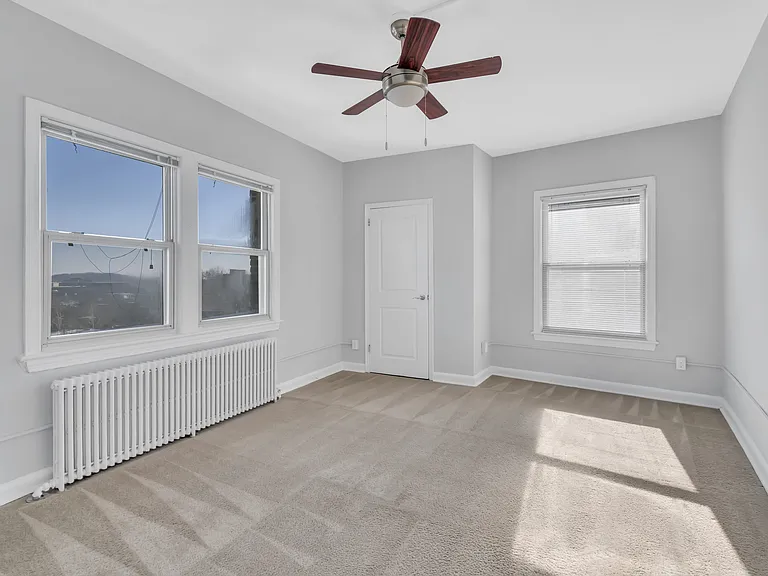 The Glenwood Apartments — Photo 14