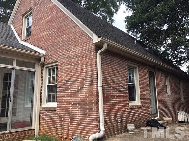 2nd image of 430 N Oak St