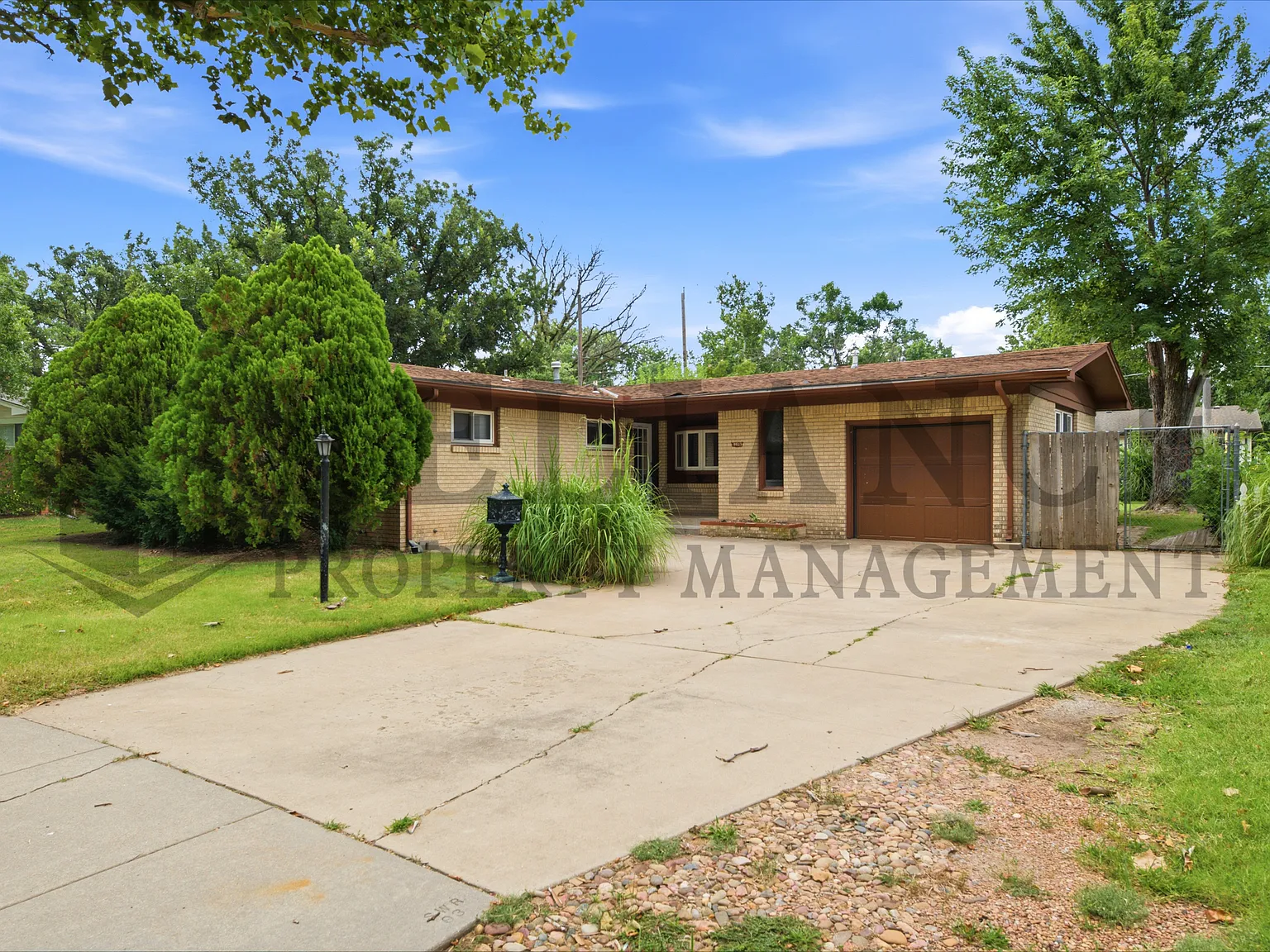 9923 West Binter Lane - 1 — Photo 1