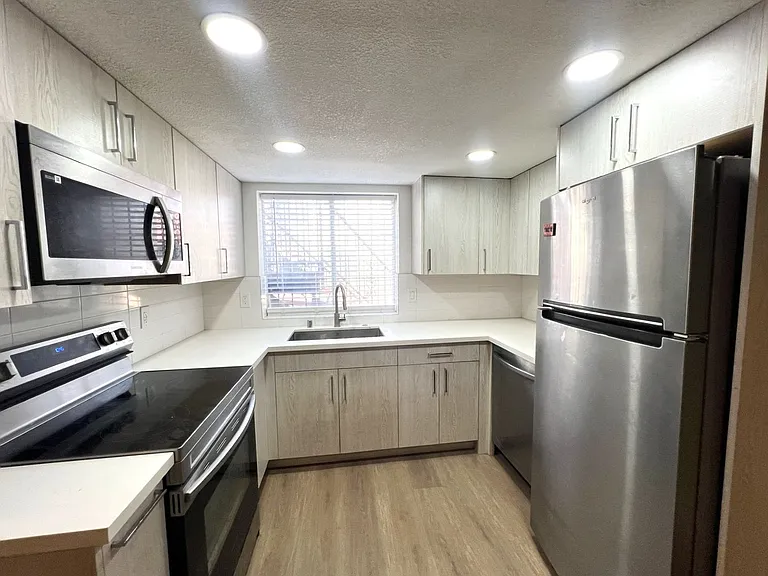 2201 Sun Ave #B — Photo 1