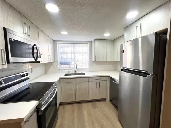 2201 Sun Ave APT B, North Las Vegas, NV 89030