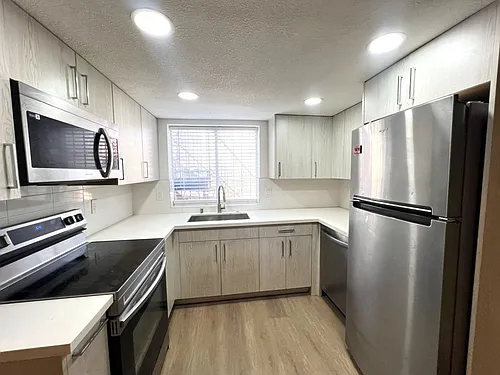2201 Sun Ave #B Photo 1