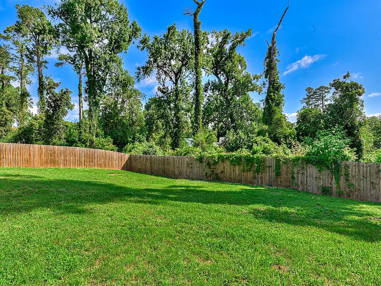 2353 Redwood Dr — Photo 26