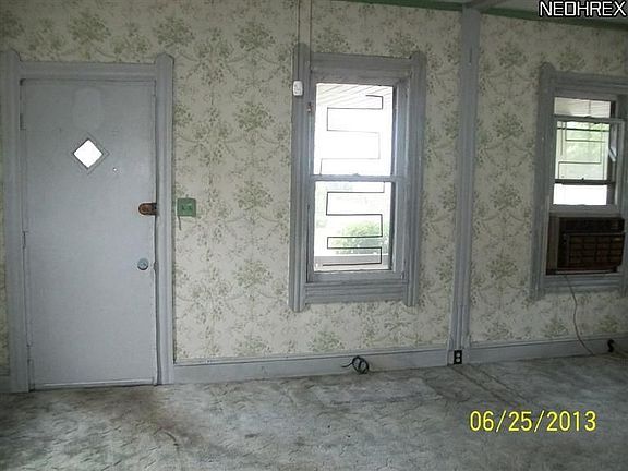 5th image of 3430 Trowbridge Ave