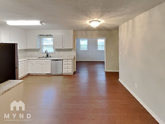 3rd image of 168 Candlestick Dr