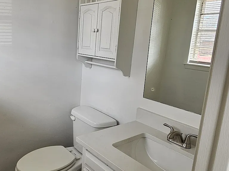 1645 S 6th Pl — Photo 7