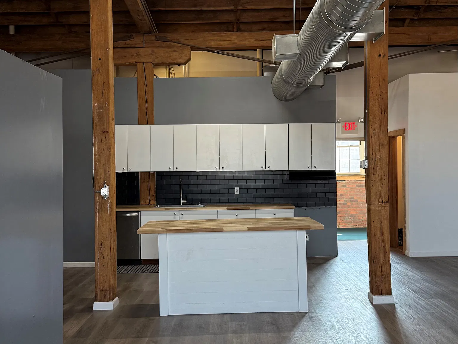 1 bed, 1600 sqft, $1,600 — Photo 2