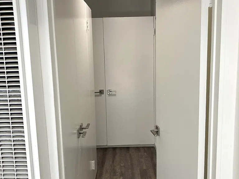 305 California Blvd — Photo 10