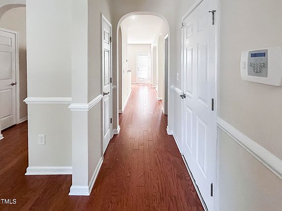 3rd image of 341 Hammond Oak Ln