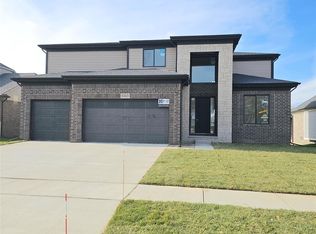 50829 Mistwood Dr, Macomb, MI 48042