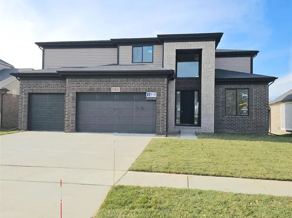 50829 Mistwood Dr, Macomb, MI 48042