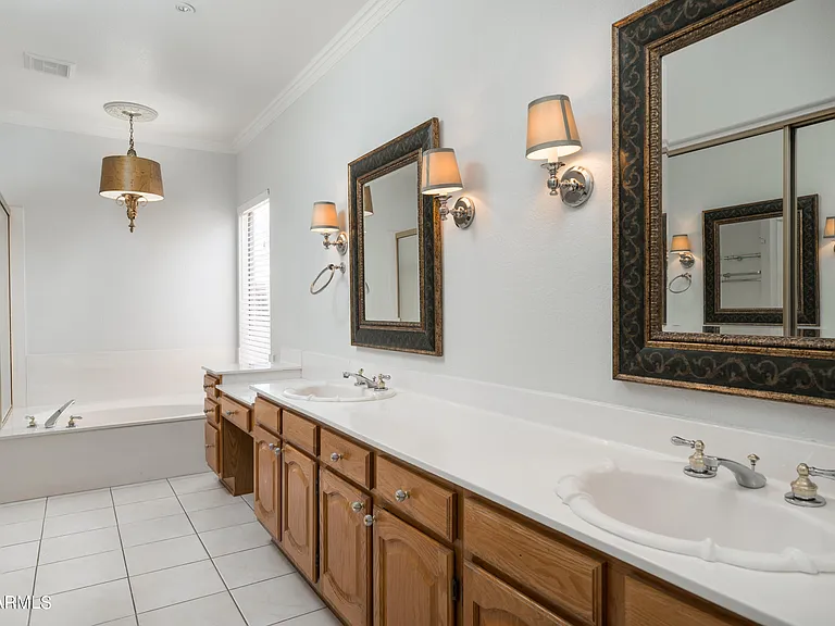 1660 W Honeysuckle Ln — Photo 18
