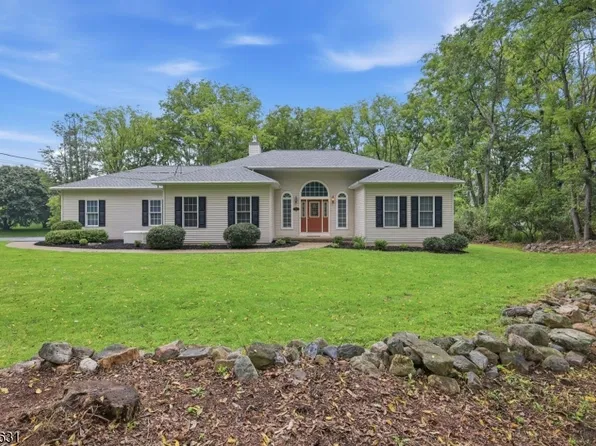 29 Tamarack Rd, White Twp., NJ 07823
