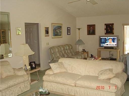 4th image of 64 Acorn Cir