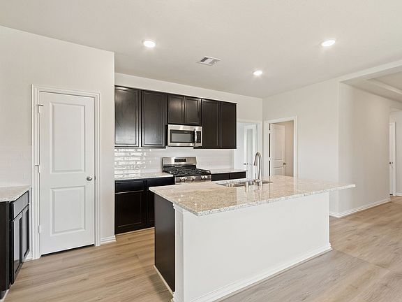 3rd image of 32419 Tallow Creek Dr