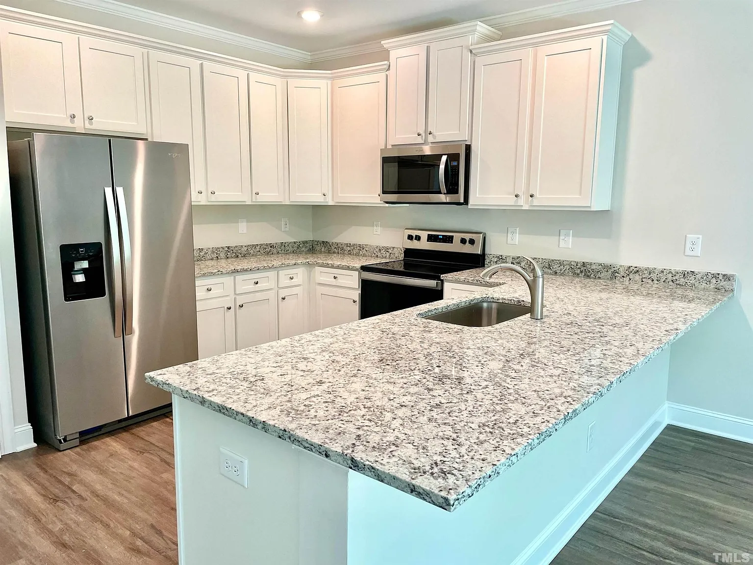 3 bed, 2.5 bath, 1629 sqft, $1,895 — Photo 4