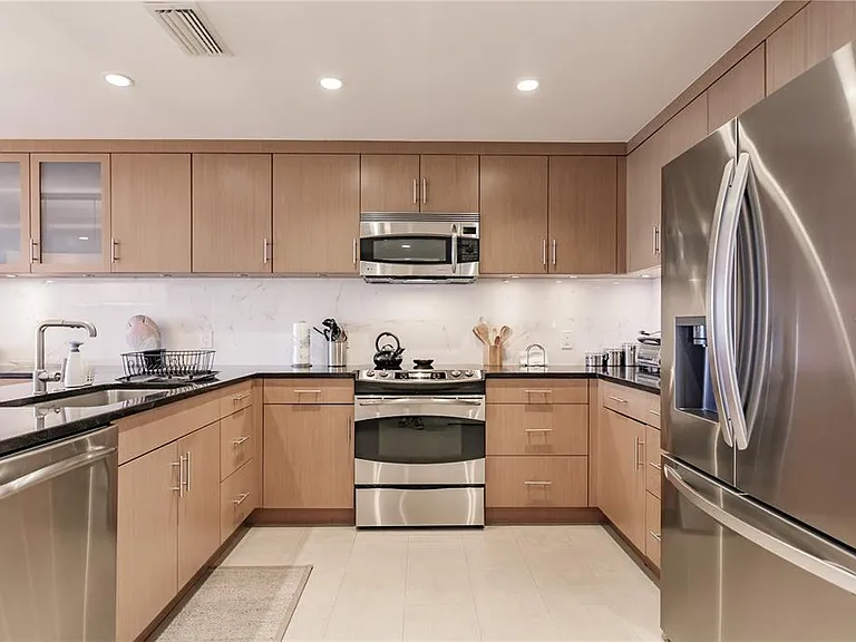 1200 E Peppertree Ln #402 — Photo 7