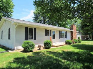 1121 W Springfield St, Saint James, MO 65559