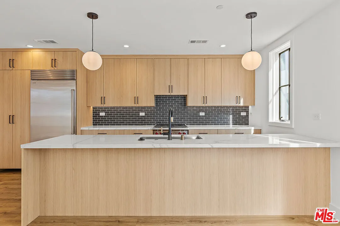 Building Photo - 5535 Tova Dr