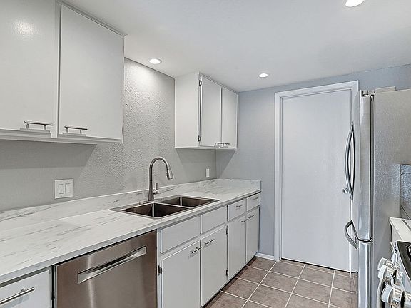 4th image of 1774 Cricket Hollow Dr