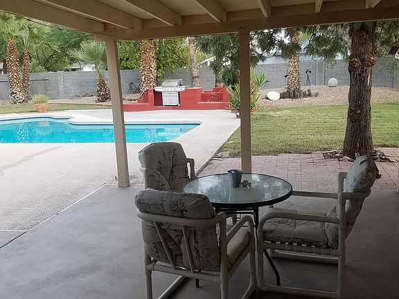 Covered patio w/cable for TV