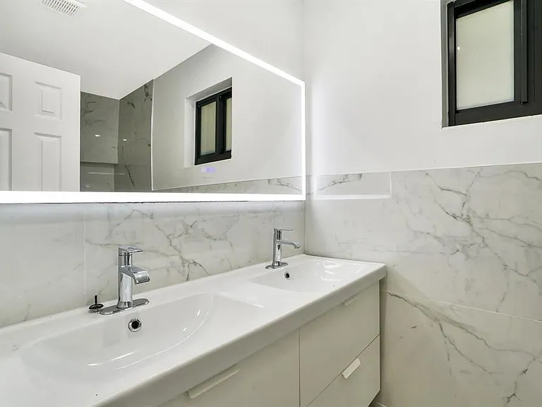 4190 SW 4th St — Photo 25