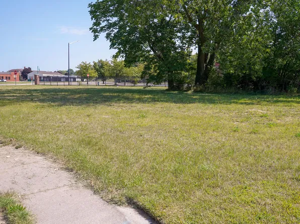 190 Market Pl, Benton Harbor, MI 49022