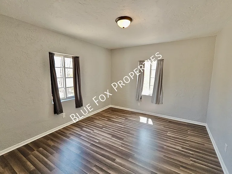 4124 E 1st St — Photo 10