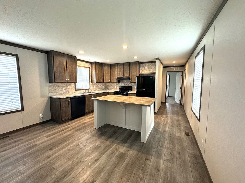 21292 Joliet Dr MI Zillow