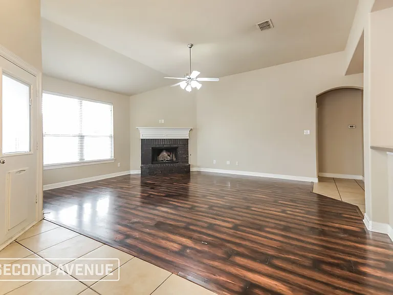 1820 Rosson Rd — Photo 6
