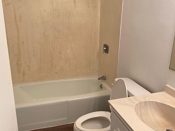 4th image of 710 W McNeese St APT 47