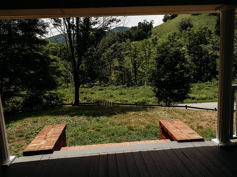 544 South Rd — Photo 3