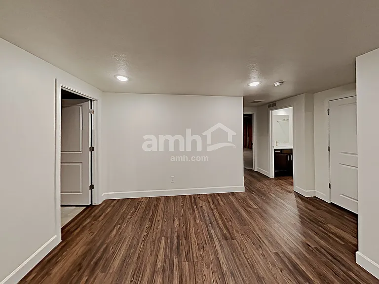 2151 E Silverado Ln — Photo 11