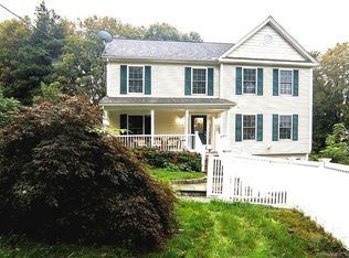 21 Clark St, Derby, CT 06418