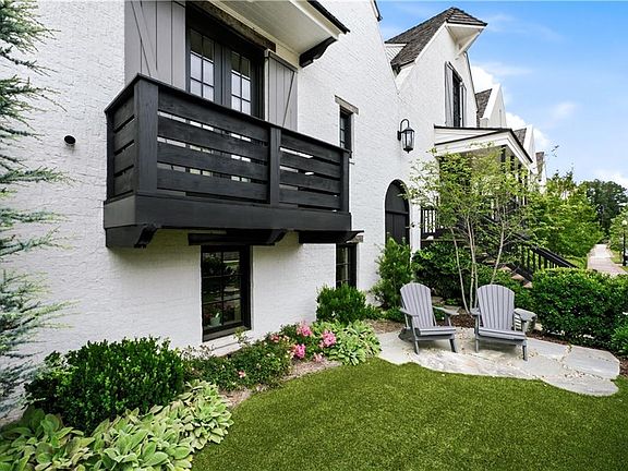 2nd image of 2340 Melina Pl