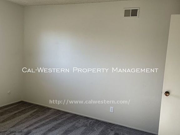 3rd image of 3654 Greenlee Dr APT 3
